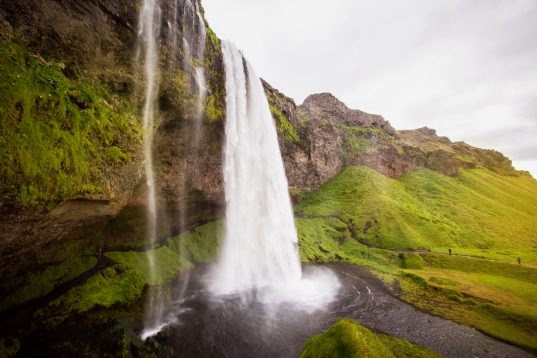 Iceland Seljalandsfoss waterfall photography 2